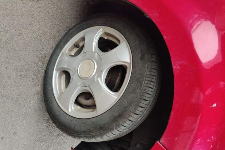 Used BYD F0 2012 1.0L Joyful Cool Model Right Front Wheel Hub