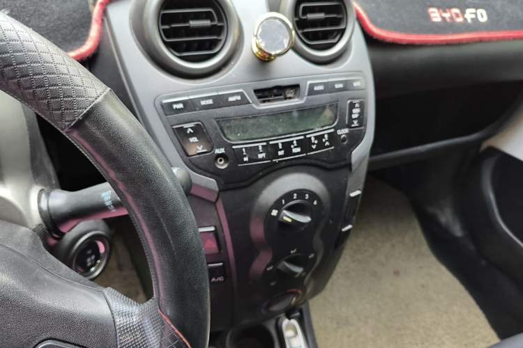 Used BYD F0 2012 1.0L Joyful Cool Model Audio And AC Panel