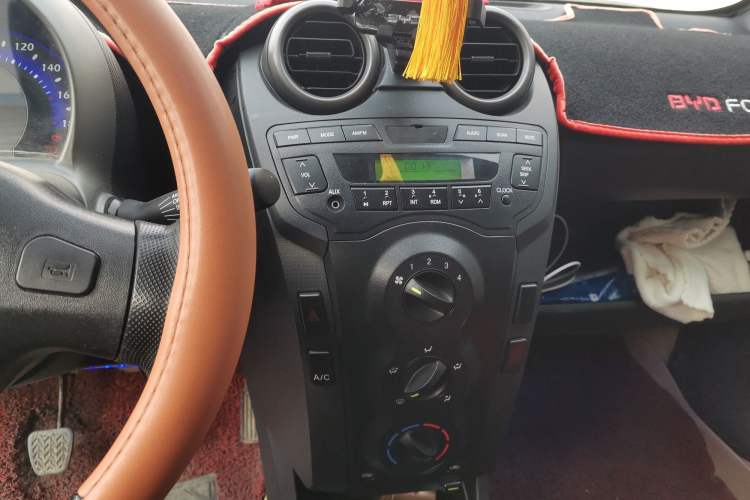 Used BYD F0 2012 1.0L XuanKu Trim Audio And AC Panel