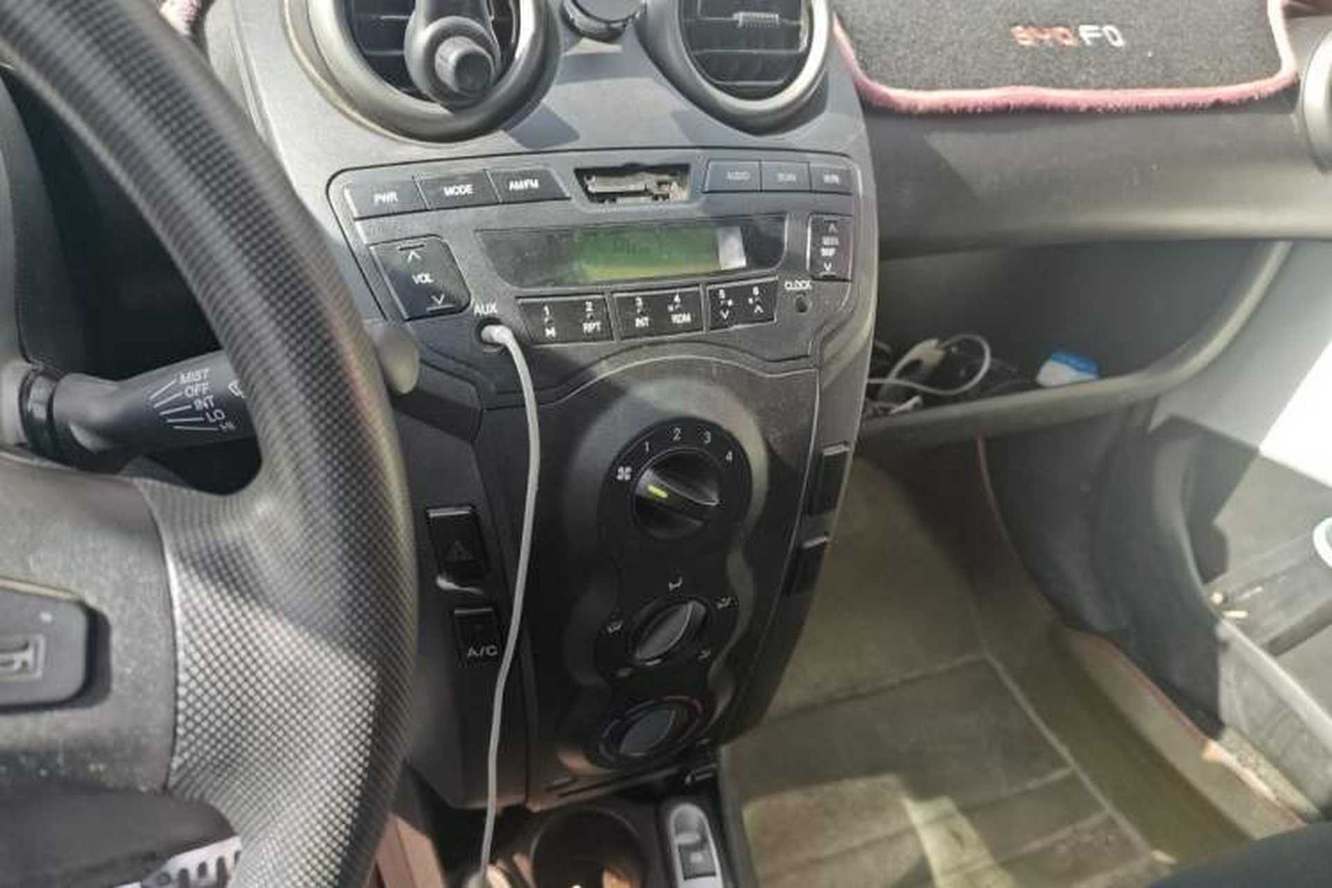 Used BYD F0 2012 1.0L Joyful Cool Model Audio And AC Panel