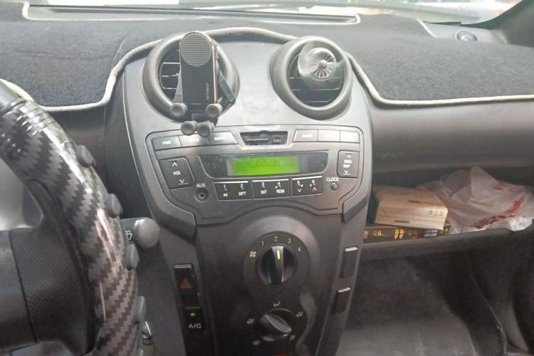 Used BYD F0 2012 1.0L Joyful Cool Model Audio And AC Panel
