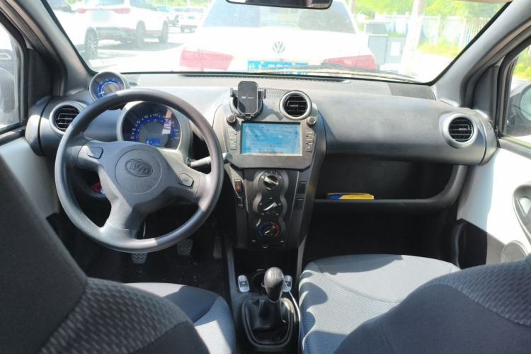 Used BYD F0 2012 1.0L XuanKu Trim Center Console