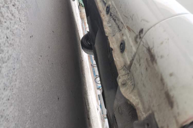 Used BYD F0 2012 1.0L XuanKu Trim Chassis Front Right