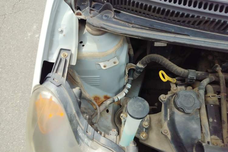 Used BYD F0 2012 1.0L XuanKu Trim Engine Bay Right