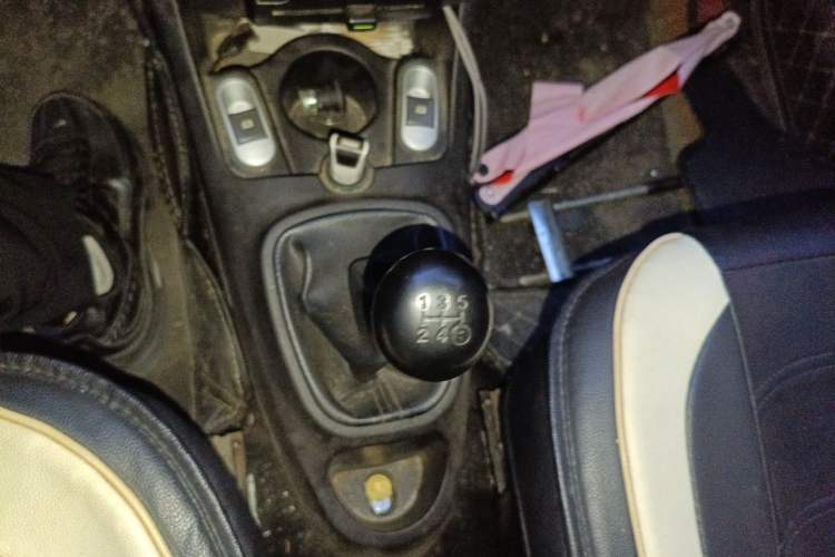 Used BYD F0 2012 1.0L XuanKu Trim Gear Lever