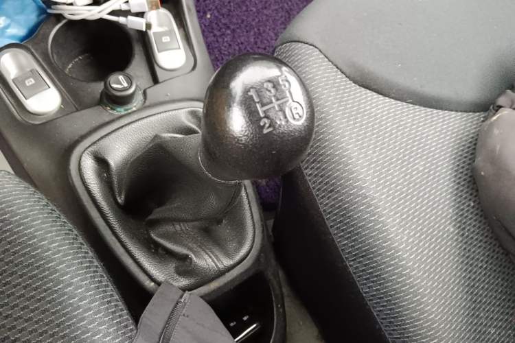 Used BYD F0 2012 1.0L Joyful Cool Model Gear Lever