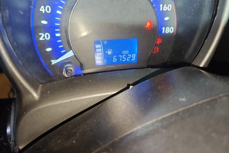 Used BYD F0 2012 1.0L Joyful Cool Model Odometer Close Up