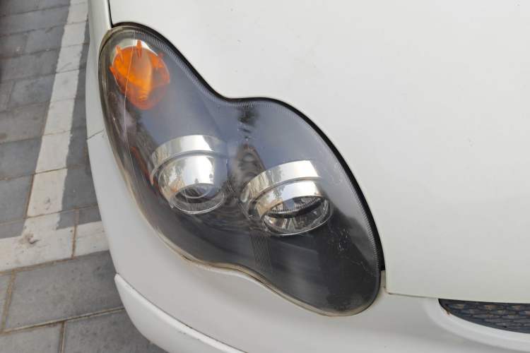 Used BYD F0 2012 1.0L XuanKu Trim Right Front Headlight
