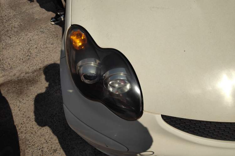 Used BYD F0 2012 1.0L XuanKu Trim Right Front Headlight