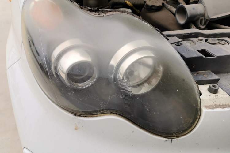 Used BYD F0 2012 1.0L XuanKu Trim Right Front Headlight