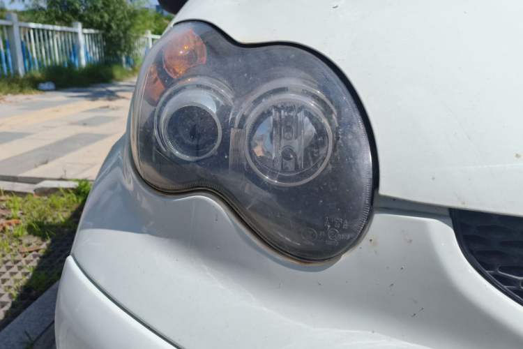 Used BYD F0 2012 1.0L XuanKu Trim Right Front Headlight