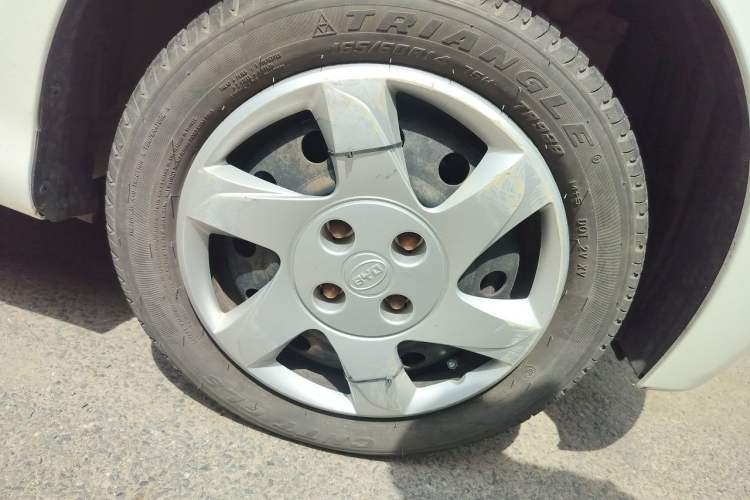 Used BYD F0 2012 1.0L XuanKu Trim Right Front Wheel Hub