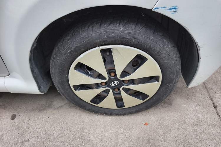 Used BYD F0 2012 1.0L XuanKu Trim Right Front Wheel Hub