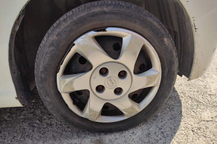 Used BYD F0 2012 1.0L XuanKu Trim Right Front Wheel Hub