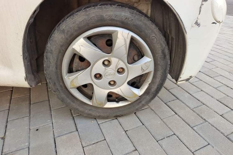 Used BYD F0 2012 1.0L Joyful Cool Model Right Front Wheel Hub