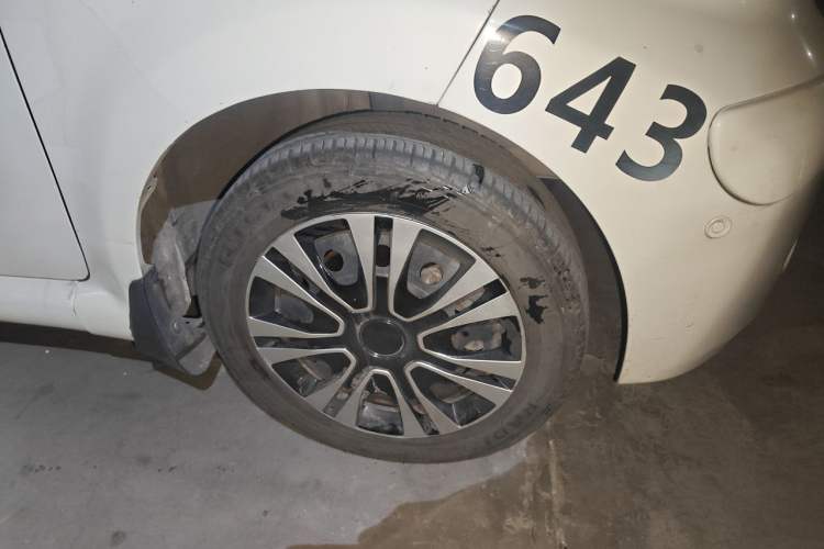 Used BYD F0 2012 1.0L Joyful Cool Model Right Front Wheel Hub