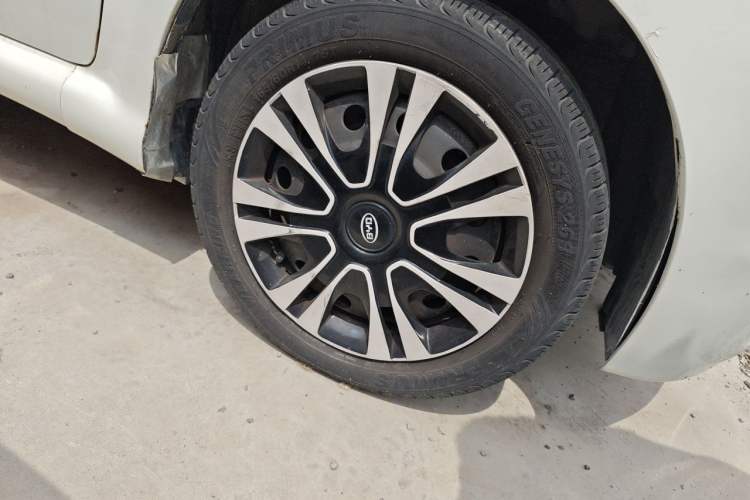 Used BYD F0 2012 1.0L Joyful Cool Model Right Front Wheel Hub