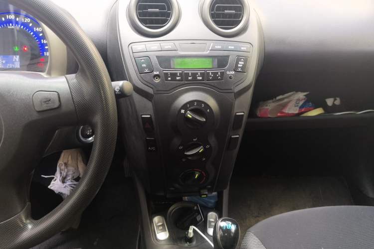 Used BYD F0 2013 1.0L AMT XuanKu Model Audio And AC Panel
