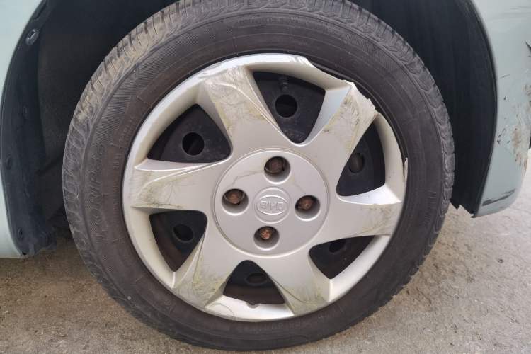 Used BYD F0 2013 1.0L AMT XuanKu Model Right Front Wheel Hub