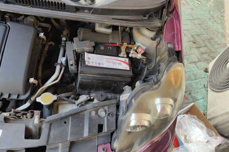 Used BYD F0 2013 1.0L AMT Joyful Cool Model Engine Bay Left