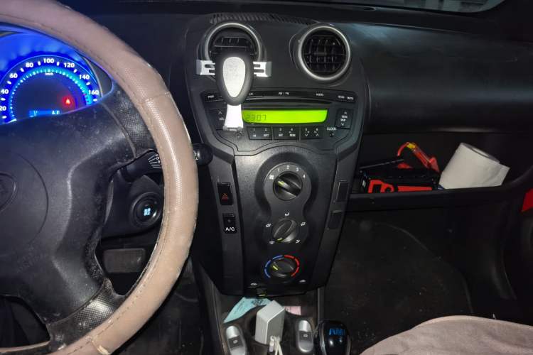 Used BYD F0 2013 1.0L AMT Joyful Cool Model Audio And AC Panel