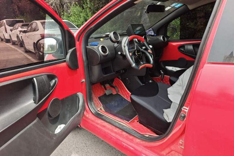 Used BYD F0 2013 1.0L AMT Joyful Cool Model Driver Seat