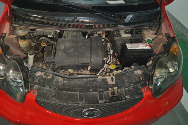 Used BYD F0 2013 1.0L AMT XuanKu Model Engine Bay