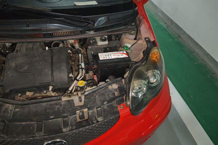 Used BYD F0 2013 1.0L AMT XuanKu Model Engine Bay Left