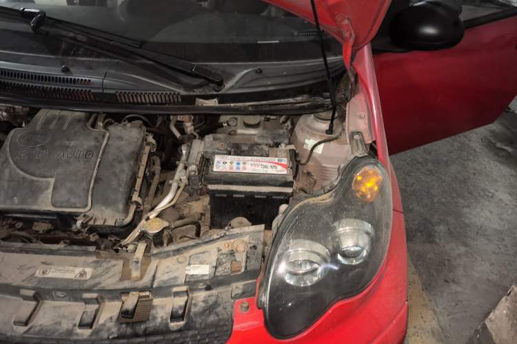 Used BYD F0 2013 1.0L AMT Joyful Cool Model Engine Bay Left
