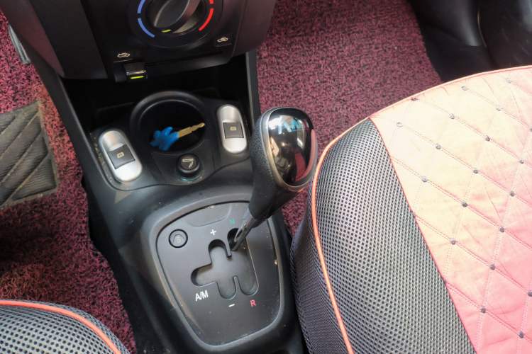 Used BYD F0 2013 1.0L AMT Joyful Cool Model Gear Lever