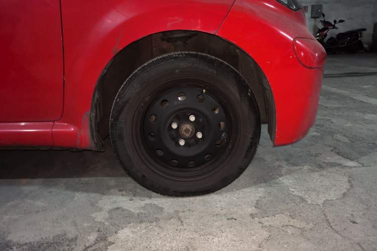 Used BYD F0 2013 1.0L AMT Joyful Cool Model Right Front Wheel Hub