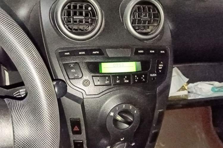 Used BYD F0 2013 1.0L AMT XuanKu Model Audio And AC Panel