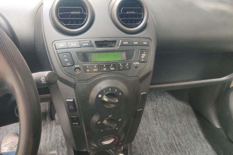 Used BYD F0 2013 1.0L AMT XuanKu Model Audio And AC Panel