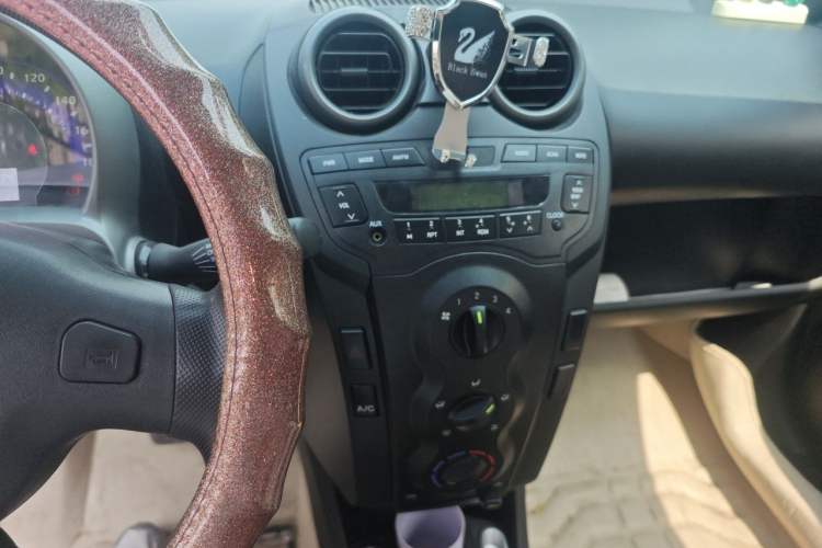 Used BYD F0 2013 1.0L AMT XuanKu Model Audio And AC Panel