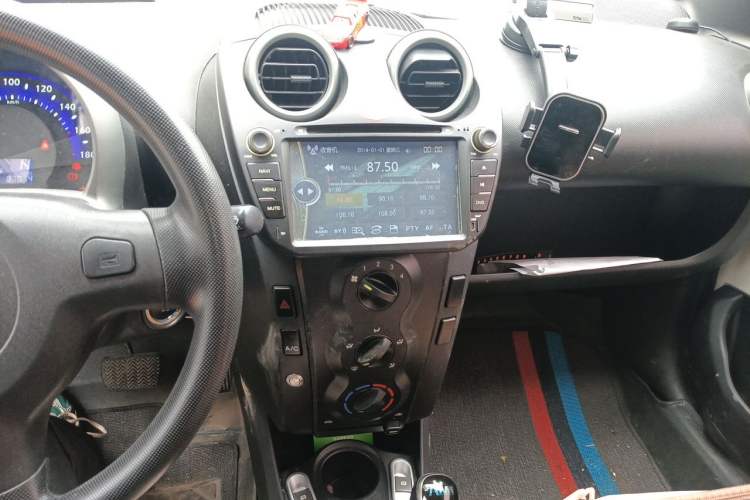 Used BYD F0 2013 1.0L AMT XuanKu Model Audio And AC Panel