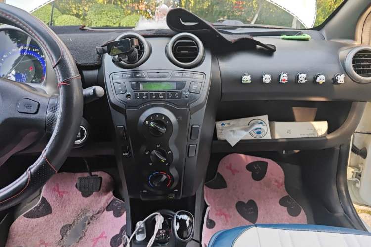 Used BYD F0 2013 1.0L AMT XuanKu Model Audio And AC Panel