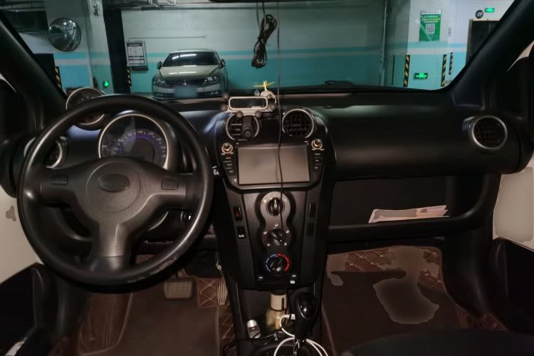 Used BYD F0 2013 1.0L AMT XuanKu Model Center Console