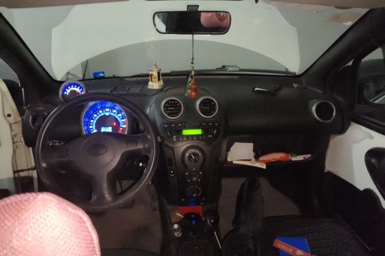 Used BYD F0 2013 1.0L AMT XuanKu Model Center Console