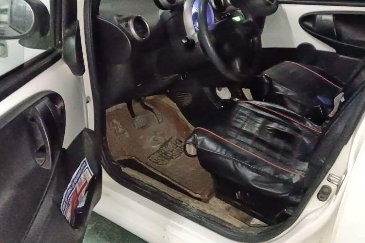 Used BYD F0 2013 1.0L AMT XuanKu Model Driver Seat