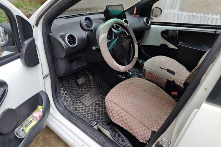 Used BYD F0 2013 1.0L AMT XuanKu Model Driver Seat