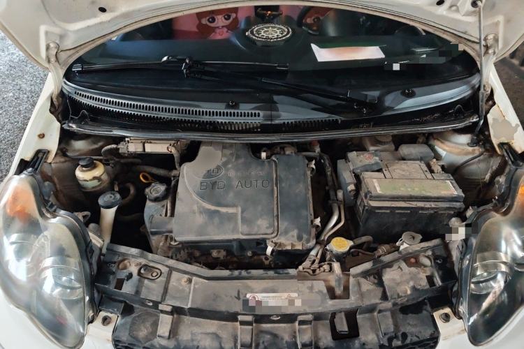 Used BYD F0 2013 1.0L AMT XuanKu Model Engine Bay