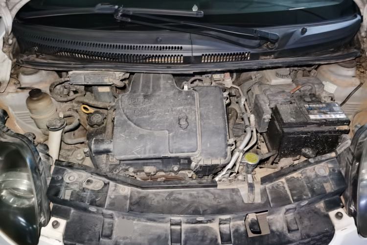 Used BYD F0 2013 1.0L AMT XuanKu Model Engine Bay