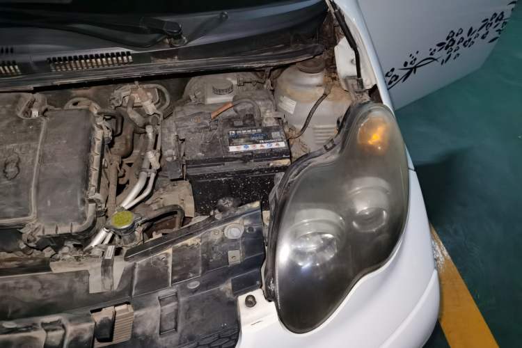 Used BYD F0 2013 1.0L AMT XuanKu Model Engine Bay Left