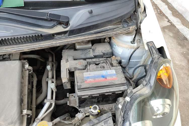 Used BYD F0 2013 1.0L AMT XuanKu Model Engine Bay Left