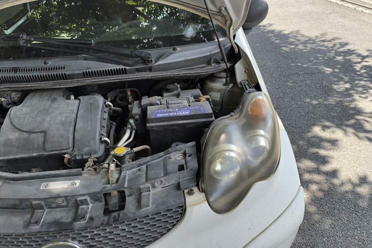 Used BYD F0 2013 1.0L AMT XuanKu Model Engine Bay Left