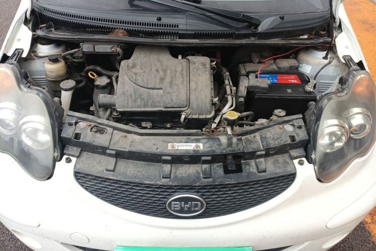Used BYD F0 2013 1.0L AMT XuanKu Model Engine Bay