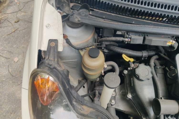 Used BYD F0 2013 1.0L AMT XuanKu Model Engine Bay Right