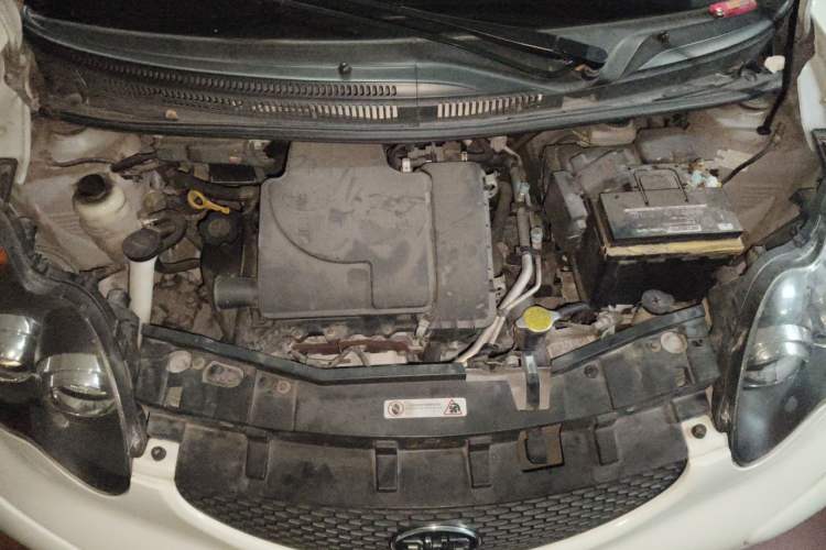 Used BYD F0 2013 1.0L AMT XuanKu Model Engine Bay