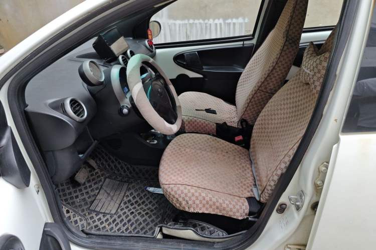 Used BYD F0 2013 1.0L AMT XuanKu Model Left Front Seat