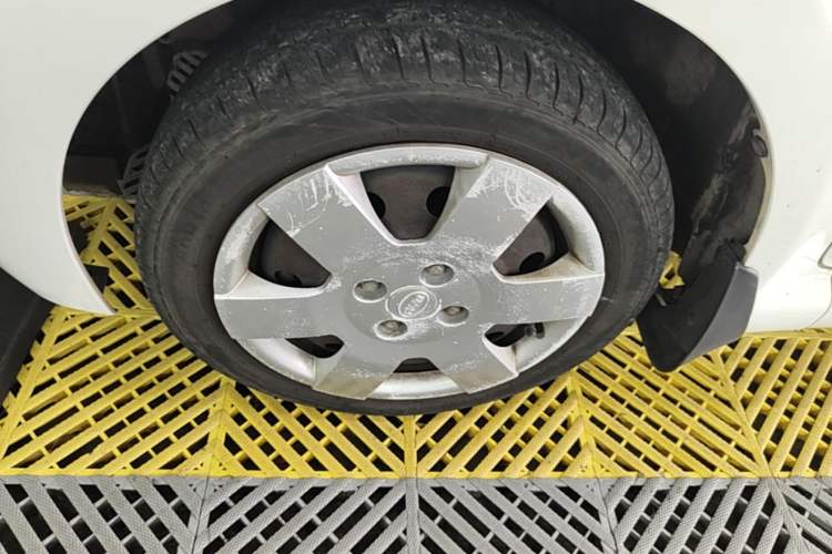 Used BYD F0 2013 1.0L AMT XuanKu Model Left Front Wheel Hub